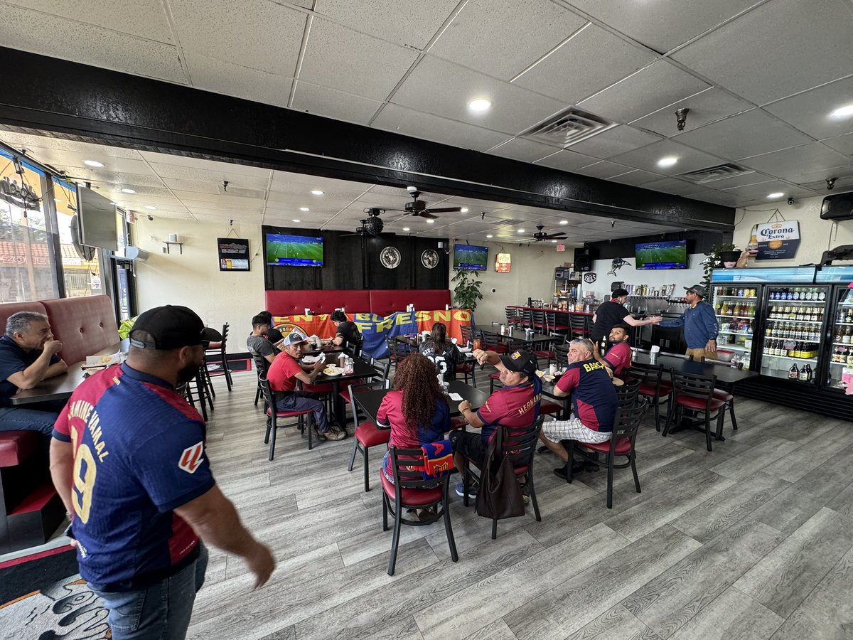 Penya Blaugrana Fresno (@fcb_fresno) on Twitter photo Saludos desde La Penya Blaugrana de Fresno en California!! 💙❤️ Hoy rompemos la maldición y conseguimos el pasa a Semis de la #ChampionsLeague, Vamos Barça! 🏆⚽️ <a href="/marccrosas/">Marc Crosas</a> <a href="/Paco_Villa_/">Paco Villa</a> <a href="/cantogoles/">Daniel Nohra</a> <a href="/elchefhugord/">Hugo Ramirez (Chef)</a> <a href="/TUDNUSA/">TUDN USA</a> <a href="/VIX/">ViX</a> #FCBFresno #BarçaDortmund #ChampionsEnUnimas Saludos desde La Penya Blaugrana de Fresno en California!! 💙❤️ Hoy rompemos la maldición y conseguimos el pasa a Semis de la #ChampionsLeague, Vamos Barça! 🏆⚽️ <a href="/marccrosas/">Marc Crosas</a> <a href="/Paco_Villa_/">Paco Villa</a> <a href="/cantogoles/">Daniel Nohra</a> <a href="/elchefhugord/">Hugo Ramirez (Chef)</a> <a href="/TUDNUSA/">TUDN USA</a> <a href="/VIX/">ViX</a> #FCBFresno #BarçaDortmund #ChampionsEnUnimas