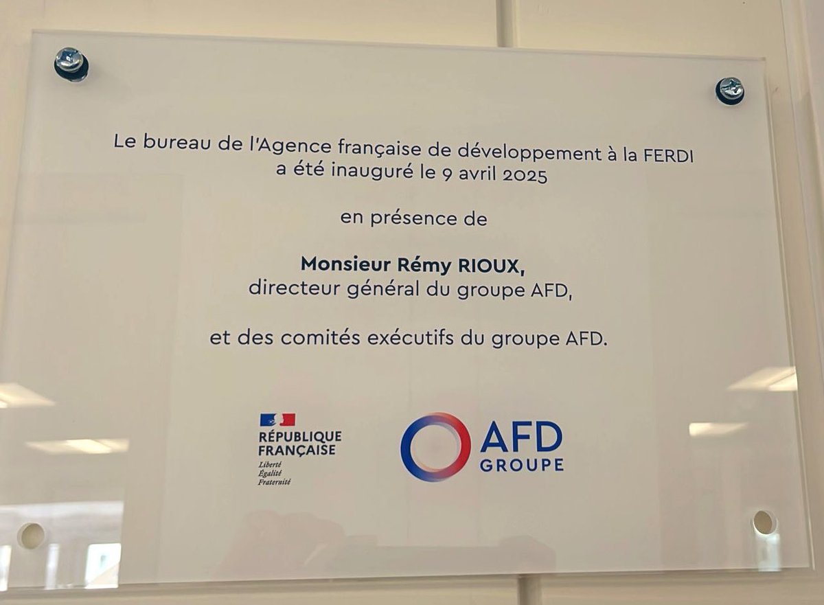 Rémy Rioux (@riouxremy) on Twitter photo Sans oublier un passage à l’<a href="/UCAuvergne/">UCA</a> à la rencontre des étudiants, pour inaugurer les bureaux de l’<a href="/AFD_France/">Agence Française de #Développement (AFD) 🇫🇷 🇪🇺</a> avec <a href="/cerdi/">cerdi</a> <a href="/FondationFERDI/">Fondation FERDI</a> & <a href="/GDNint/">Global Development Network</a>, ainsi qu’à <a href="/lamontagne_fr/">La Montagne</a> & chez <a href="/radiorcf/">RCF</a> pour expliquer le rôle positif de la France 🇫🇷 et de l’Europe 🇪🇺 dans le monde 🌍 Sans oublier un passage à l’<a href="/UCAuvergne/">UCA</a> à la rencontre des étudiants, pour inaugurer les bureaux de l’<a href="/AFD_France/">Agence Française de #Développement (AFD) 🇫🇷 🇪🇺</a> avec <a href="/cerdi/">cerdi</a> <a href="/FondationFERDI/">Fondation FERDI</a> & <a href="/GDNint/">Global Development Network</a>, ainsi qu’à <a href="/lamontagne_fr/">La Montagne</a> & chez <a href="/radiorcf/">RCF</a> pour expliquer le rôle positif de la France 🇫🇷 et de l’Europe 🇪🇺 dans le monde 🌍