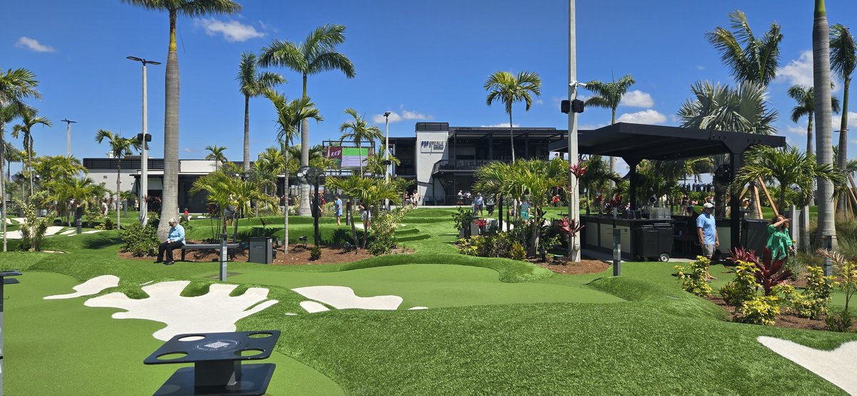 wesgphotography's tweet image. I am excited to announce that I experienced my very first hole-in-one @PopstrokeGolf in Sarasota at 2:54pm! #tigerwoodsisgettingnervous
#goingpro
#brooklyngolfpro
#goodtimes