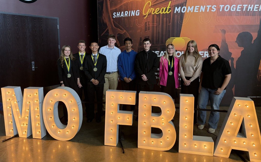 NTS FBLA Members had a successful State Leadership Conference! The Visual Design team Darren Dwight, Mika Roush, and Raymond Zhao earned 5th place. Isabella Hennegin also earned 5th place with her Digital Animation project. The group earned valuable leadership skills. Congrats!