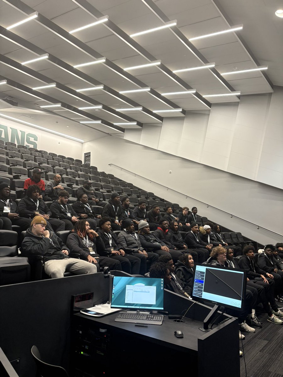 Vernard Snowden (@coachsnowden) on Twitter photo Huge appreciation to <a href="/Coach_Smith/">Jonathan Smith</a> and the entire MSU coaching staff for having our team up for a spring practice. <a href="/MikeDoc40/">Michael Doctor</a> , you are the MAN! The hospitality was great and @SeevyMSU always appreciate making sure our guys are good!! Huge appreciation to <a href="/Coach_Smith/">Jonathan Smith</a> and the entire MSU coaching staff for having our team up for a spring practice. <a href="/MikeDoc40/">Michael Doctor</a> , you are the MAN! The hospitality was great and @SeevyMSU always appreciate making sure our guys are good!!