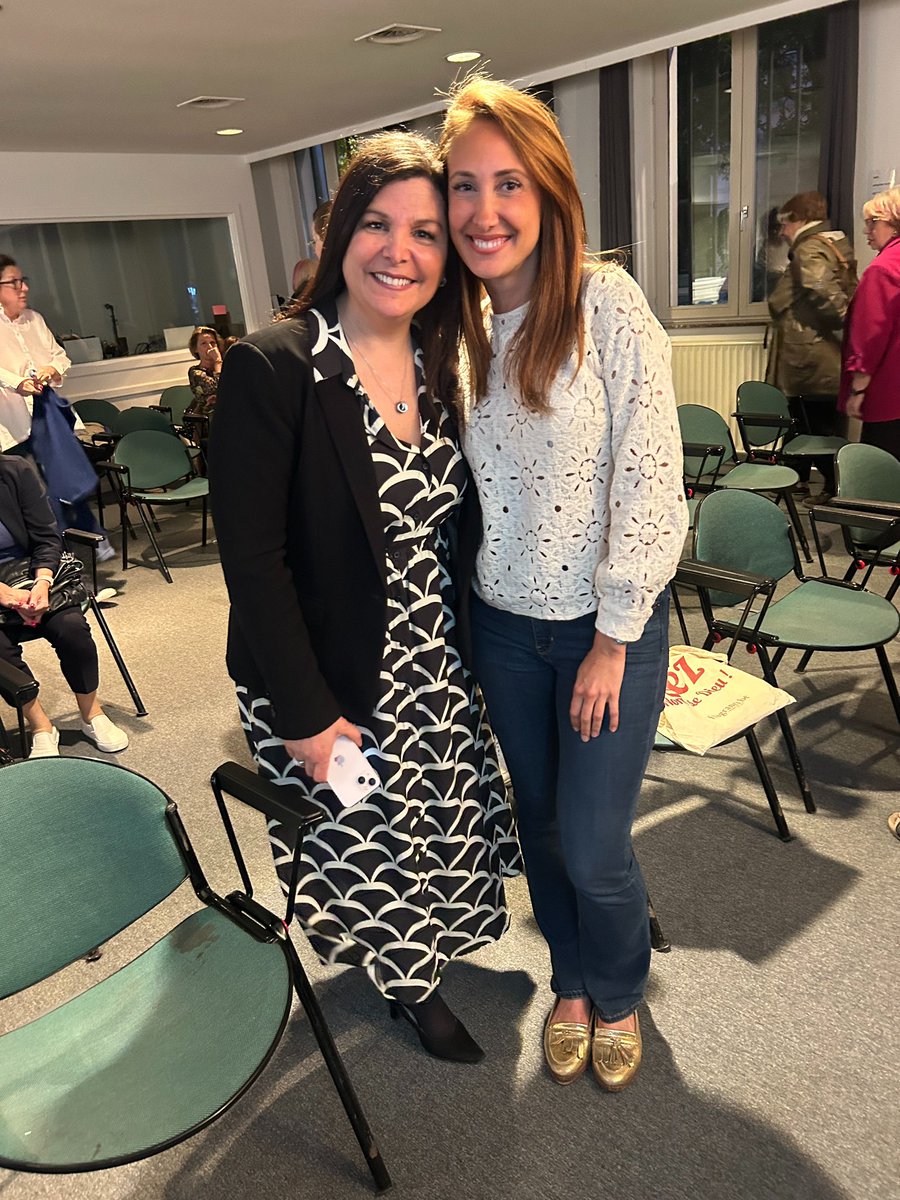 Le <a href="/CFFB_asbl/">Conseil des Femmes</a> a élu sa nouvelle présidente! Félicitations Béatrice Delfin-Diaz, entrepreneure d’expertise et de convictions!
Je serai à tes côtés pour assurer la transition. 
Pour les droits des femmes et contre les courants rétrogrades, unissons nos forces 💪🏽