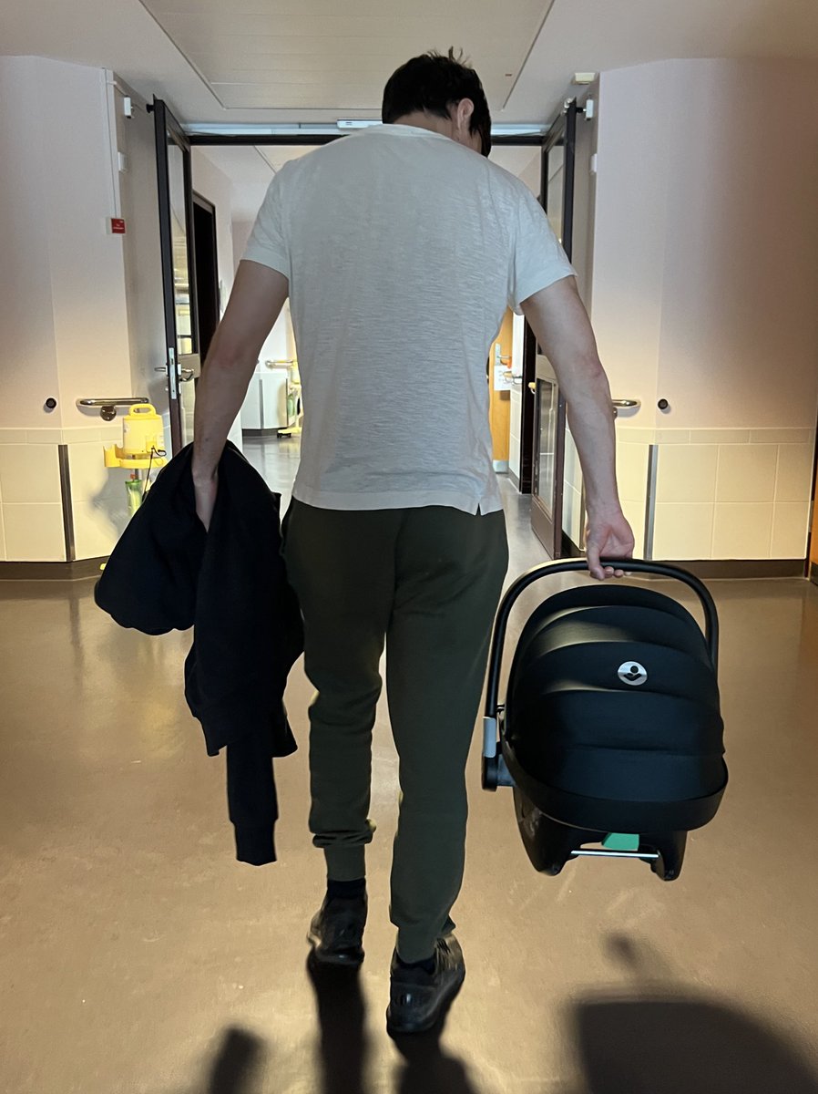 knownaskrain's tweet image. My biggest journey is beginning. I‘m so proud of my wife. I‘m super happy we are a real little family now.