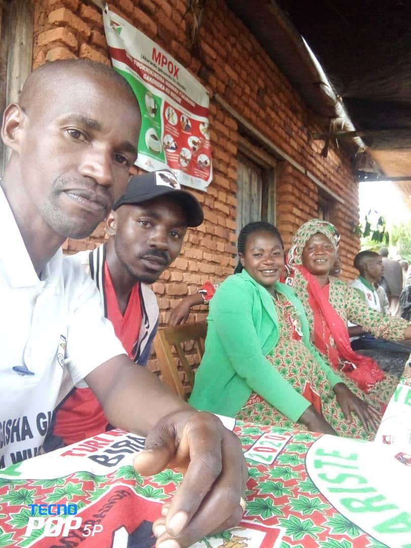 CnddB43209's tweet photo. #Cndd_FddBuhumuza
#ButaganzwaCommune 
Mungendo zatunganijwe n'ubuserukizi bw'umugambwe #Cndd_FddButaganzwaCommune uyu musi wa 15/04/2025 hagendewe imitumba ya #Maramvya_Kizigama_naKirangara aho abagumyabanga bahamagarirwa kwitegurira amatora hakiri kare. https://t.co/yGK7eu2Za8