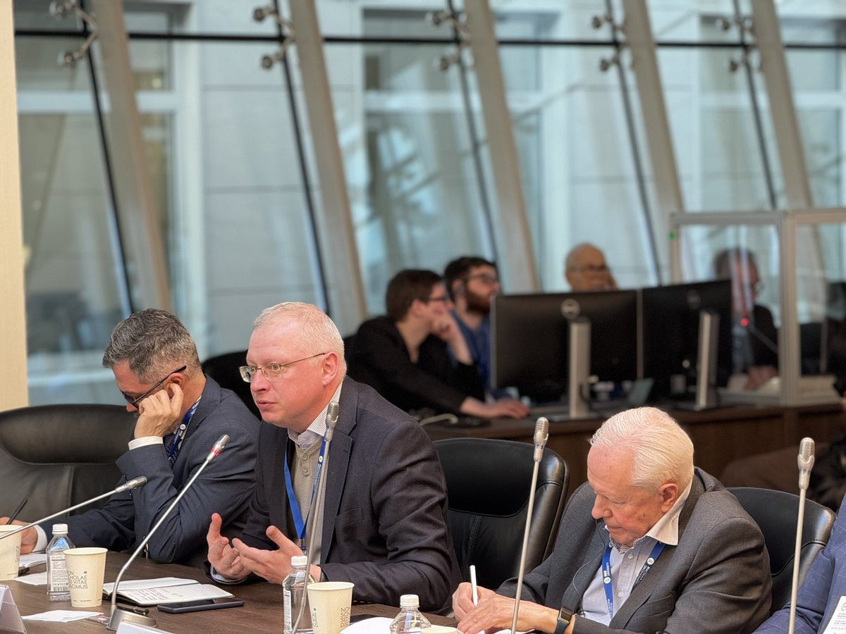 Key discussions spanned Economics, Human Capital, Social Sciences, Foresight Studies, and International Relations and also fostering collaboration between HSE University and University of Qatar. 

2/2