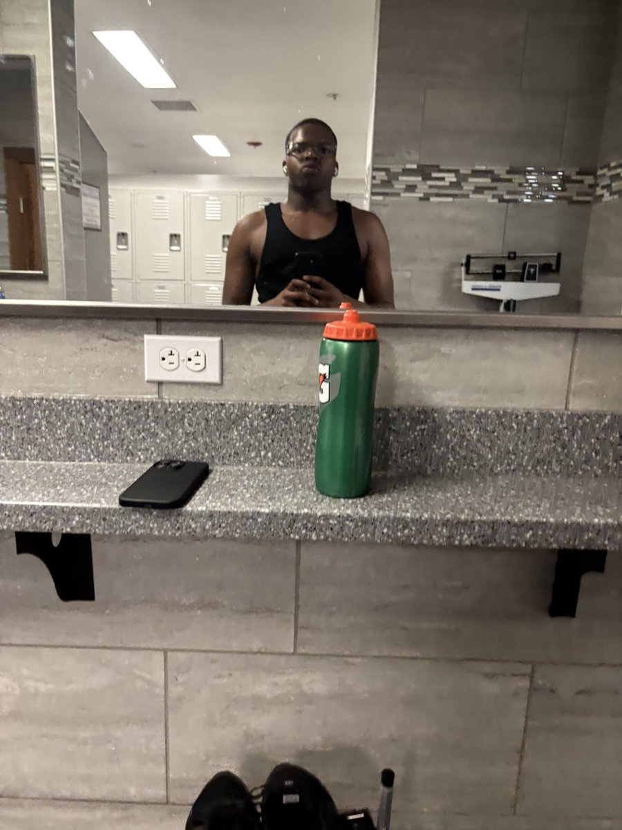 𝟎𝟎𝟎 tweet media