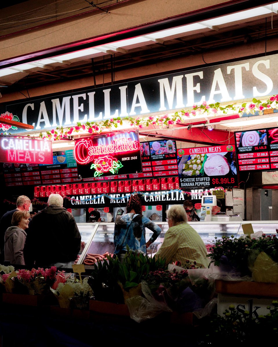 broadway market at closing time 🍖