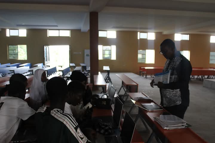onlinehubng's tweet photo. What an amazing #ScratchDay 2025. 

Huge thanks to everyone who joined us for the #ScratchEdMeetup! 

We connected, created &amp; celebrated Scratch with pre-service teachers in Ogun State. 

Let's keep building a community that values creativity &amp; equity in tech education! @scratch https://t.co/EpCXxkjMFp
