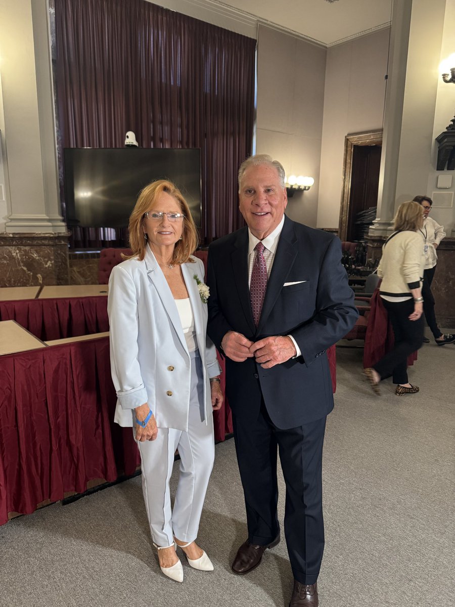 As Mayor <a href="/CaraSpencerSTL/">Cara Spencer</a> said, we work best when we work together. Looking forward to working with her  and Comptroller <a href="/STLDonnaB/">Donna M. C. Baringer</a> to shape a brighter future for St. Louis.