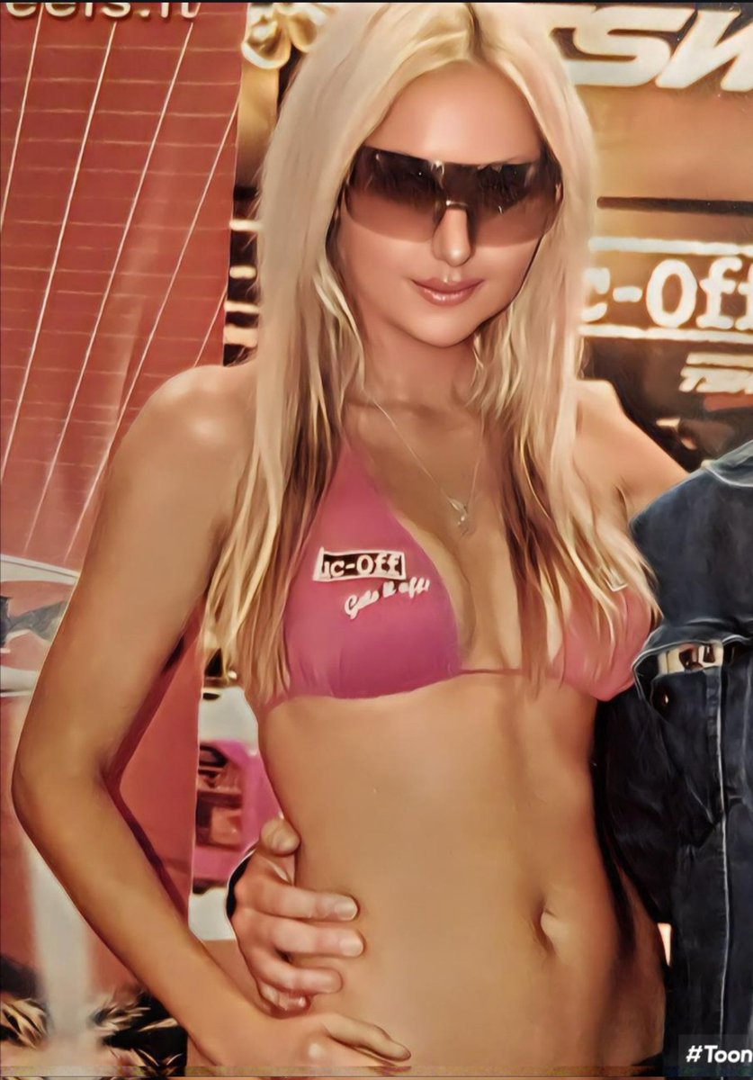 tinhat59's tweet photo. Just a pretty female...
#model #glamourmodel #posing #bikini #blonde #art #photograghy https://t.co/8P5ETGmsgM
