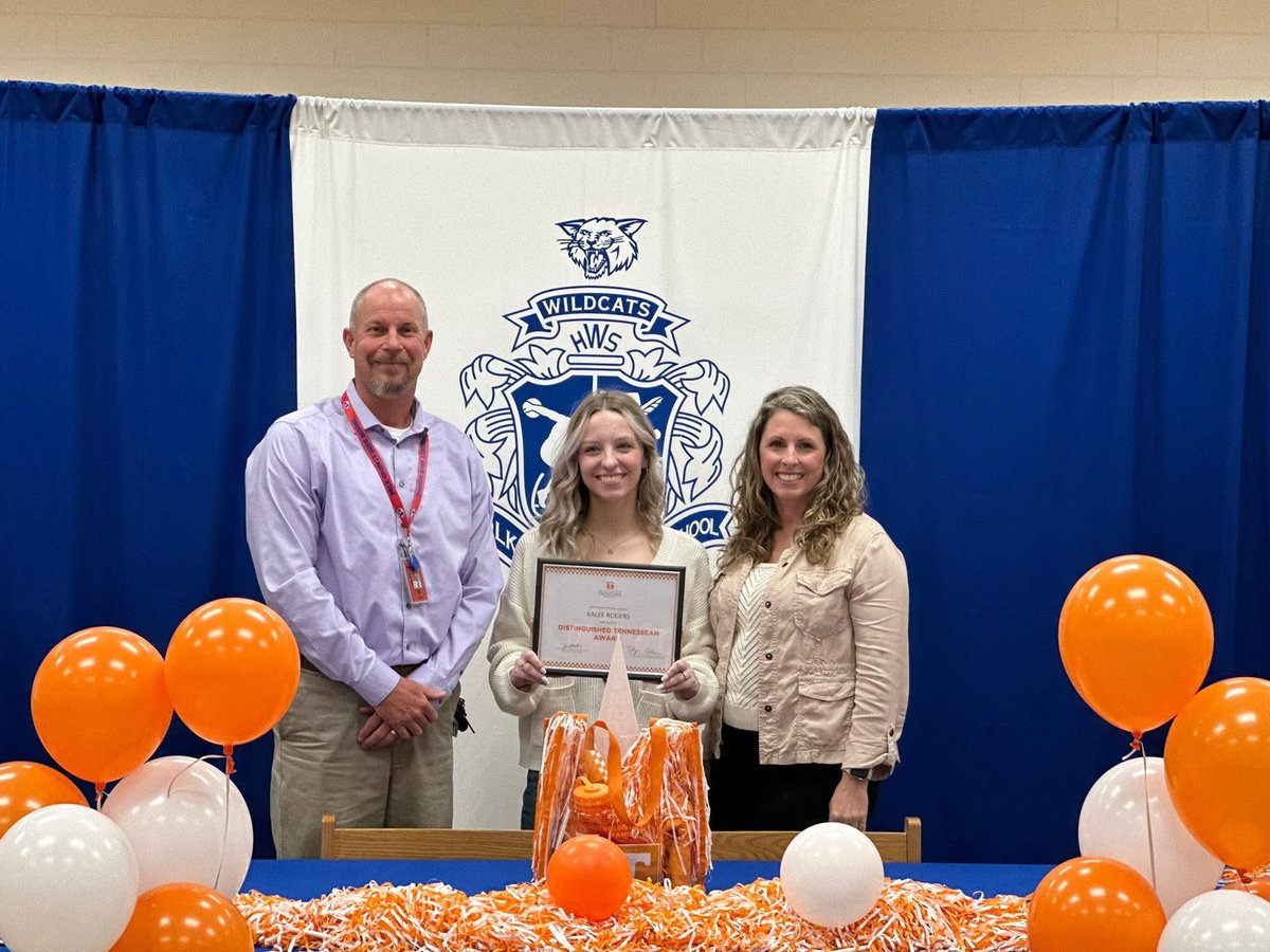 ❤️Kalee Rogers was officially presented with the Distinguished Tennessean Scholarship Award by UTK💙
🧡Congratulations, Kalee! We are so excited for you!🤍