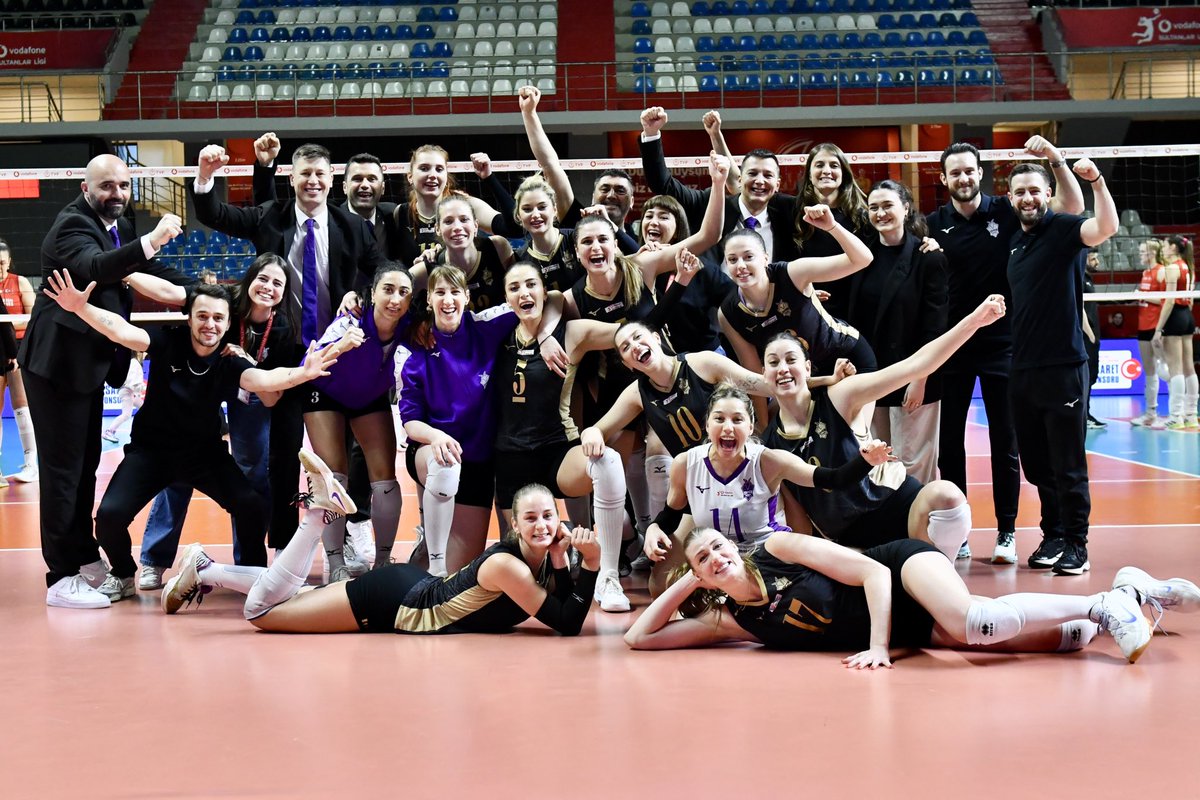 İlk sezonumuzda Vodafone Sultanlar Ligi’ni 5. sırada tamamlayarak Avrupa kupalarına gitmeye hak kazandık. Bu başarı sadece bir sıralama değil, Ankara’nın ortasında kurduğumuz bir hayalin gerçeğe dönüşmesidir. Sezon boyunca son topa kadar mücadele eden, hiçbir maçta pes etmeyen,