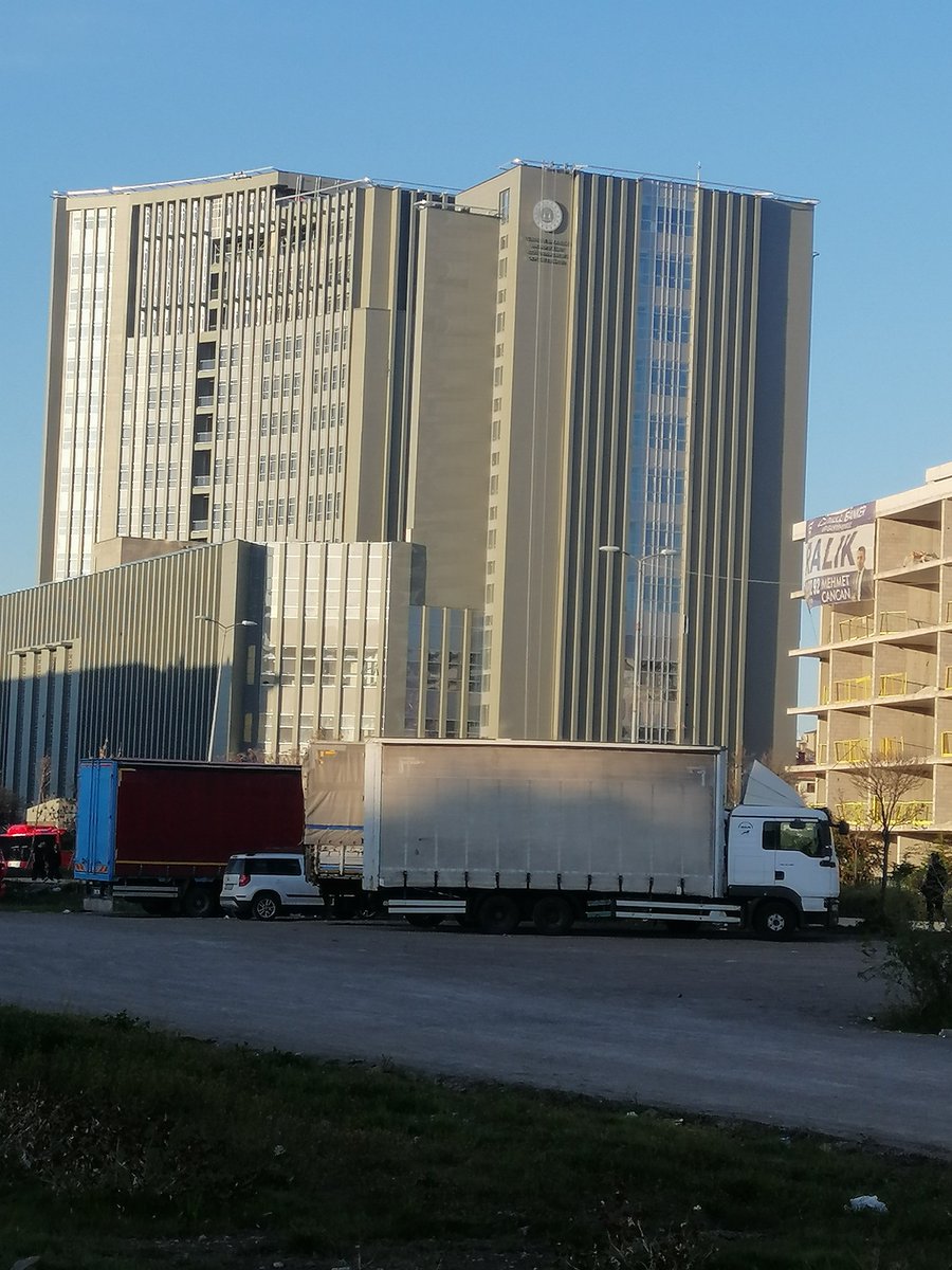 Bu bina ankara nın  etimesgut ilçesinde, ankaradaki bütün istinaf mahkemeleri buraya gelecek. bina bitmek üzere haziran ayında faaliyete geçmesi bekleniyor. #EvsahibineAdalet