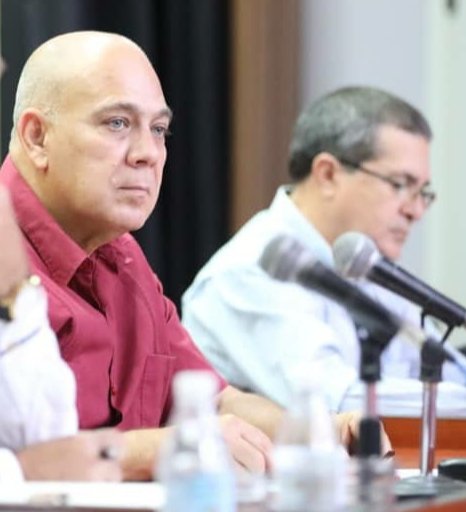 "Ante cada momento difícil, el pueblo heroico del que todos formamos parte, se crece," expresó <a href="/DrRobertoMOjeda/">Dr. Roberto Morales Ojeda</a> en el IV Pleno de los #CDRCuba #Cuba #65AñosCDR