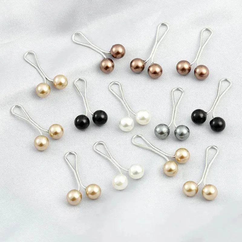 HassyCollectns's tweet image. Hijabs pins are a must have in every Muslimah wardrobe ...We have this cute hijab pins available...It holds your hijabs perfectly and doesn't allow it to be slipping.
Price: 400 naira per piece
Location:Abuja
Send a dm or click link in bio to place order