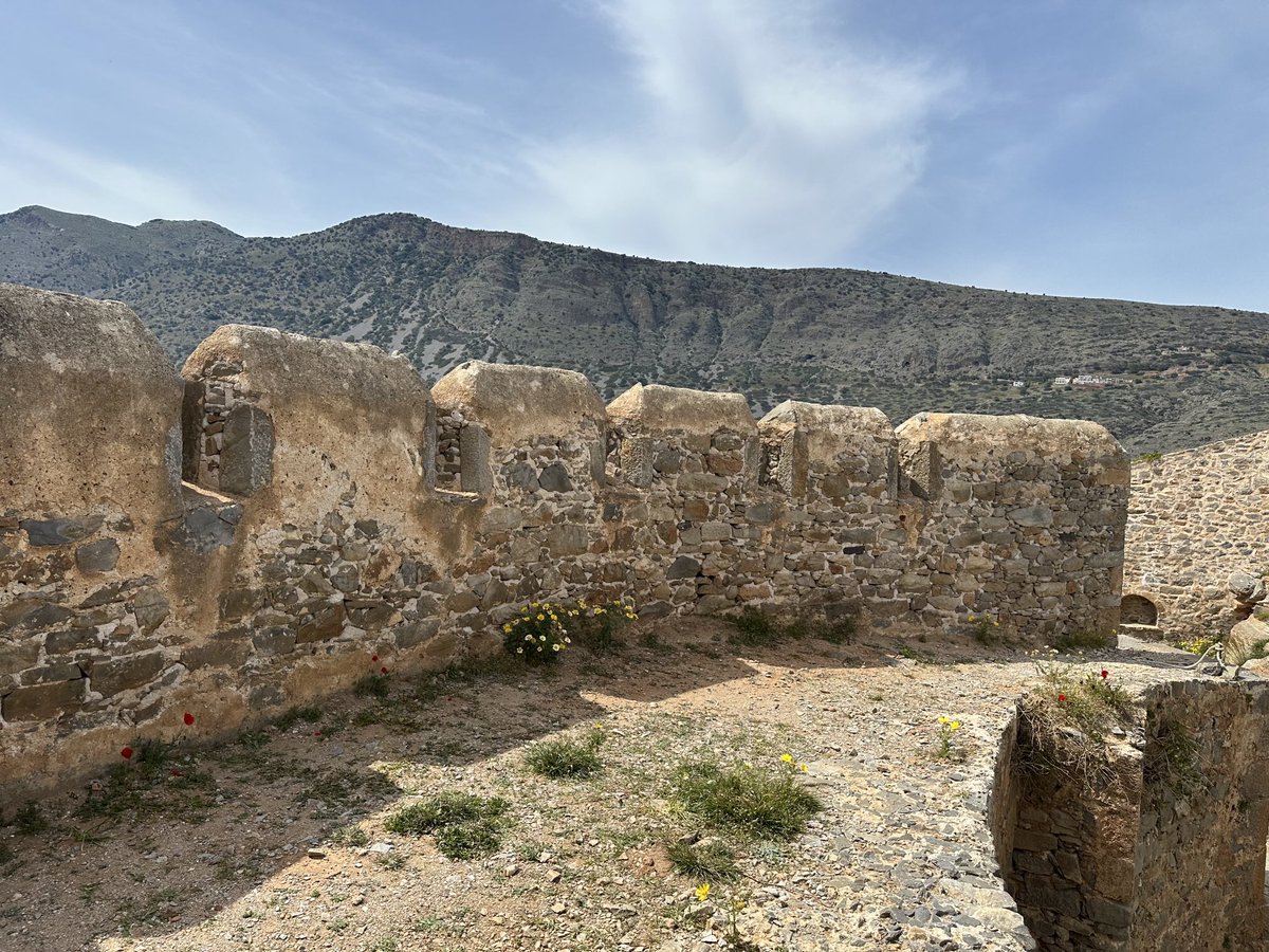 ENortonHistory's tweet image. Some of the 16thC Venetian fortifications on the small island of Spinalonga, just off the coast of Crete. They were successful in holding back Ottoman attacks until the start of the 18thC, decades after Crete itself fell #spinalonga #ottomans #venetians #crete #ottomanempire