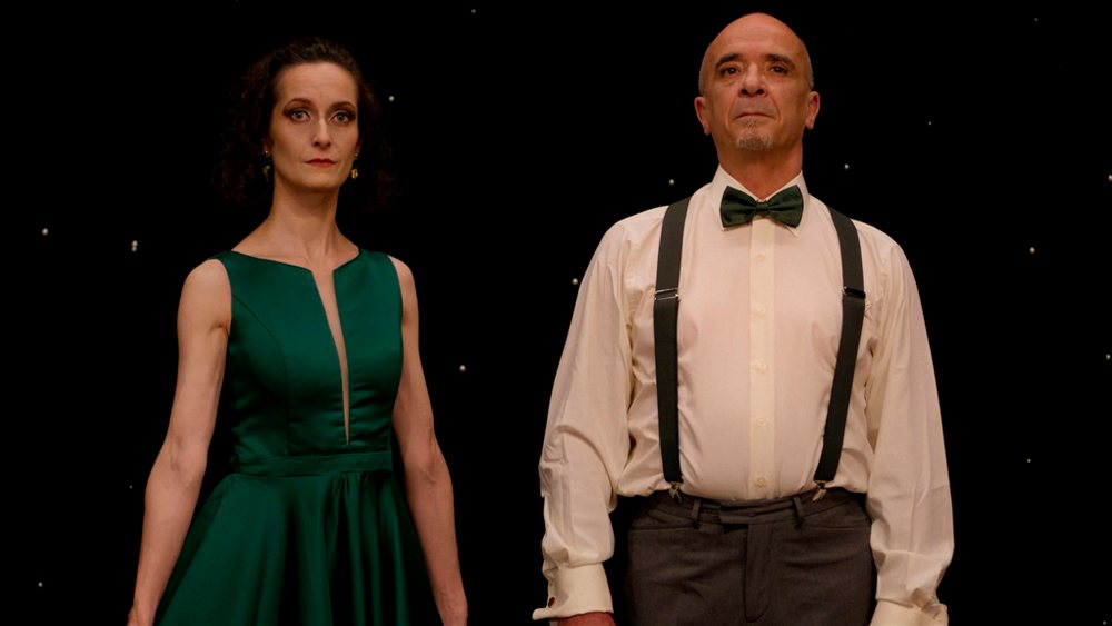 CervantesABQ's tweet photo. 🎞️ Our #LaMiradaTabú film series continues with the short #WorkitClass by @poldiggler
🎉 New Year's Eve. Fancy party. Two dancers try to make fun of the upper class audience by changing the song of their performance
▶️ https://t.co/B2iR4BkL5N
⏳Until Thursday 17
@miradatabu https://t.co/X1dWlMW5YY