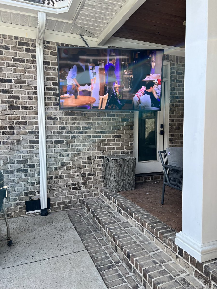 IntMedia_Cola's tweet photo. The original outdoor TVs were very overpriced, lacked features, and unfortunately did not last.  The newest Samsung Terrace TVs, on the other hand, look amazing in the sun, hold up to the South Carolina elements, and even have all the smart functions built in like your normal TV. https://t.co/IHWtpGfemo