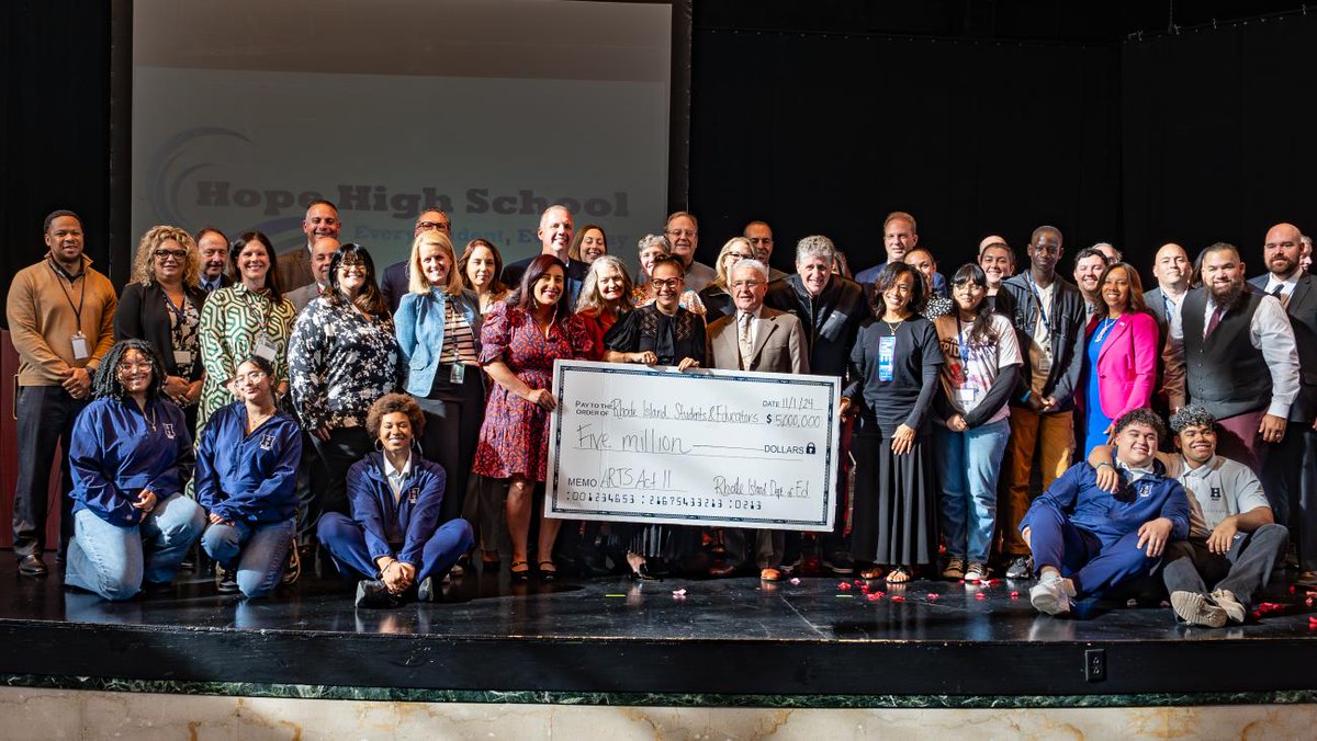 Today is #WorldArtDay! This past fall, RIDE awarded $5 million in grants to 52 LEAs in order to bolster art programming and professional development as part of the Art Reengages Talent in Students (ARTS) Initiative Act II. More: bit.ly/3Cj1L77 #ARTSInitiative