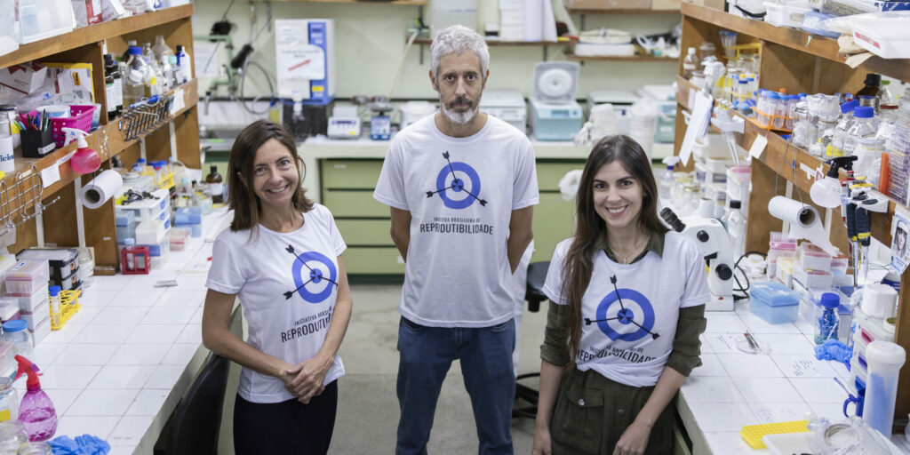 revistapiaui's tweet image. Lições aprendidas pela ciência biomédica brasileira ao se olhar no espelho. Leia o artigo de Olavo Amaral, médico e professor da UFRJ, no site da piauí. piaui.co/4cFloom