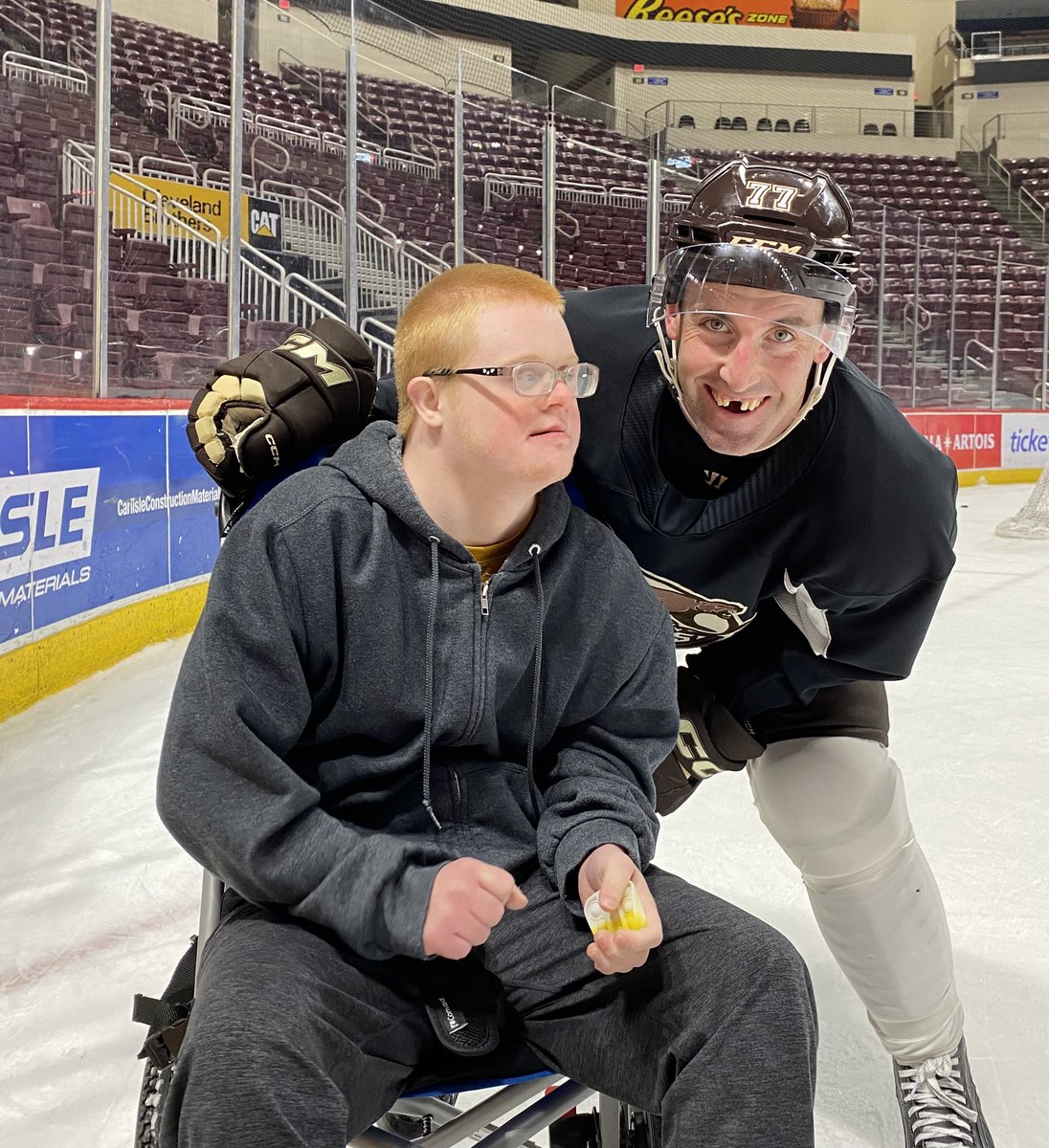 3cmb21's tweet photo. Fun times in Hersey, love his buddy!! https://t.co/FiUaqHcM79