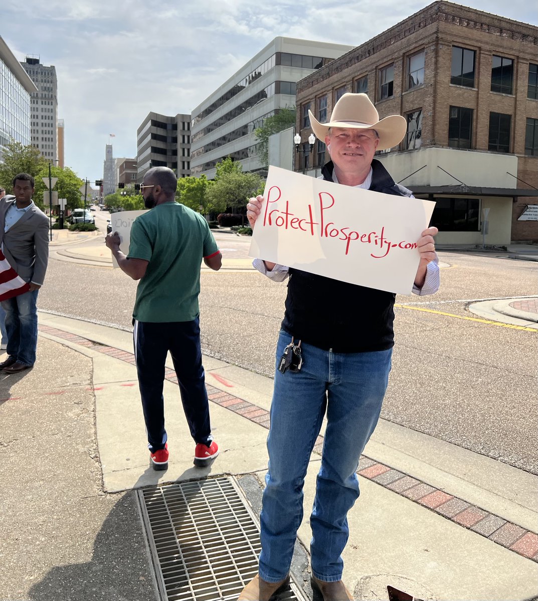 afp_ms's tweet photo. Thank you to our #grassroots activists who came out to remind @BennieGThompson to #ProtectProsperity https://t.co/A2J8OADo2H