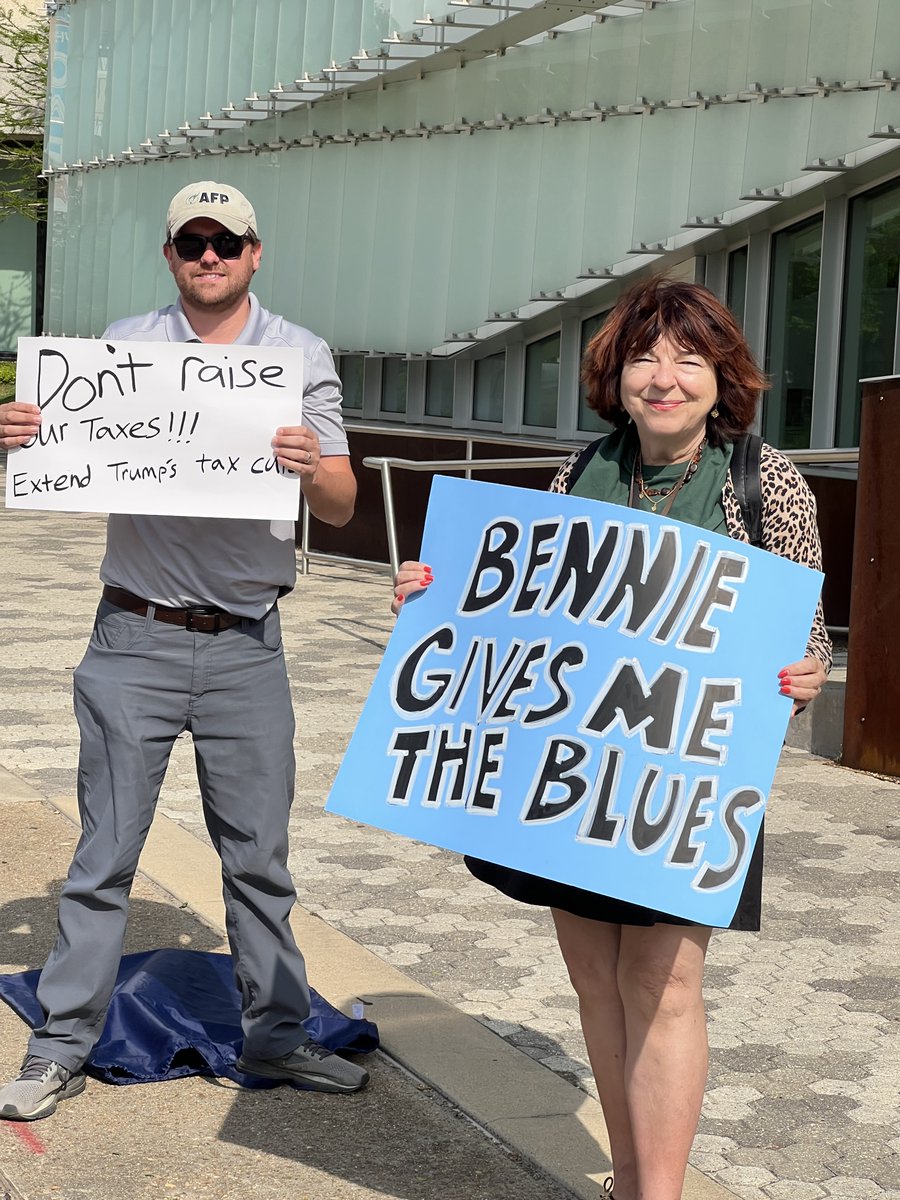 afp_ms's tweet photo. Thank you to our #grassroots activists who came out to remind @BennieGThompson to #ProtectProsperity https://t.co/A2J8OADo2H