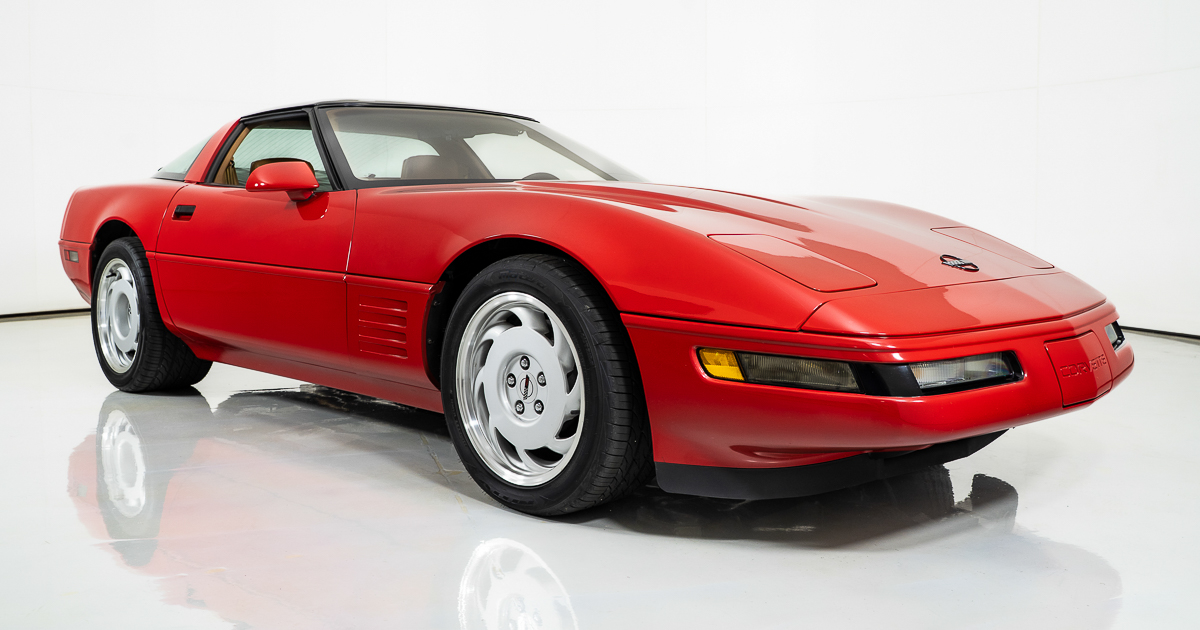 FastLaneSTL's tweet image. Just 48k miles on this Bright Red C4 ZR-1! Powered by the legendary Lotus-designed 5.7L DOHC V8 and backed by a 6-speed manual, this ’91 Corvette ZR-1 delivers raw performance and 90s style in equal measure. Tap to see more 👉 fastlanecars.com/vehicles/4179/…