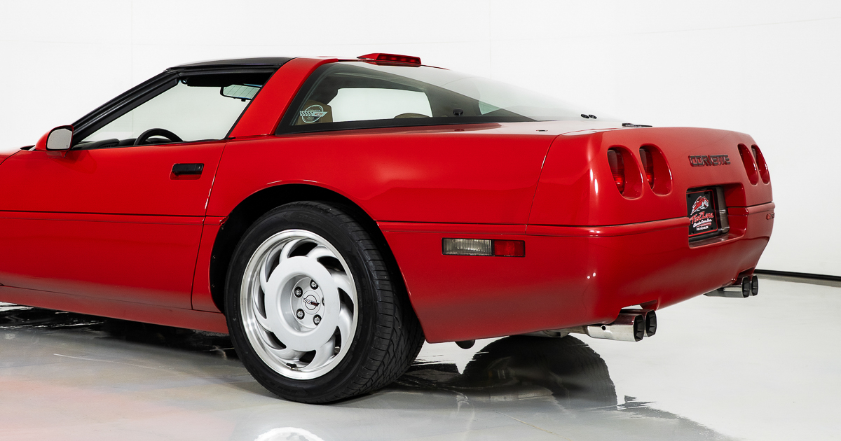 FastLaneSTL's tweet image. Just 48k miles on this Bright Red C4 ZR-1! Powered by the legendary Lotus-designed 5.7L DOHC V8 and backed by a 6-speed manual, this ’91 Corvette ZR-1 delivers raw performance and 90s style in equal measure. Tap to see more 👉 fastlanecars.com/vehicles/4179/…