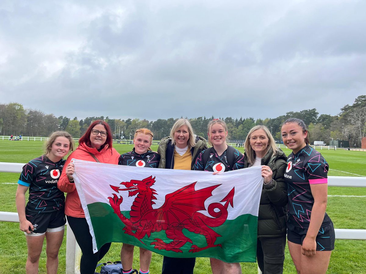 Ryan Hill (@dadddypig) on Twitter photo What a lovely surprise to see Miss James, Mrs Evans and Miss Francis supporting their former pupils Lily, Isla, Evie and Katie at todays 6 Nations ๐ด๓ ง๓ ข๓ ท๓ ฌ๓ ณ๓ ฟ๐ <a href="/IDS3to18/">Idris Davies School 3_18</a> <a href="/IDSHWB/">Idris Davies 3-18 Health and Wellbeing</a> What a lovely surprise to see Miss James, Mrs Evans and Miss Francis supporting their former pupils Lily, Isla, Evie and Katie at todays 6 Nations ๐ด๓ ง๓ ข๓ ท๓ ฌ๓ ณ๓ ฟ๐ <a href="/IDS3to18/">Idris Davies School 3_18</a> <a href="/IDSHWB/">Idris Davies 3-18 Health and Wellbeing</a>