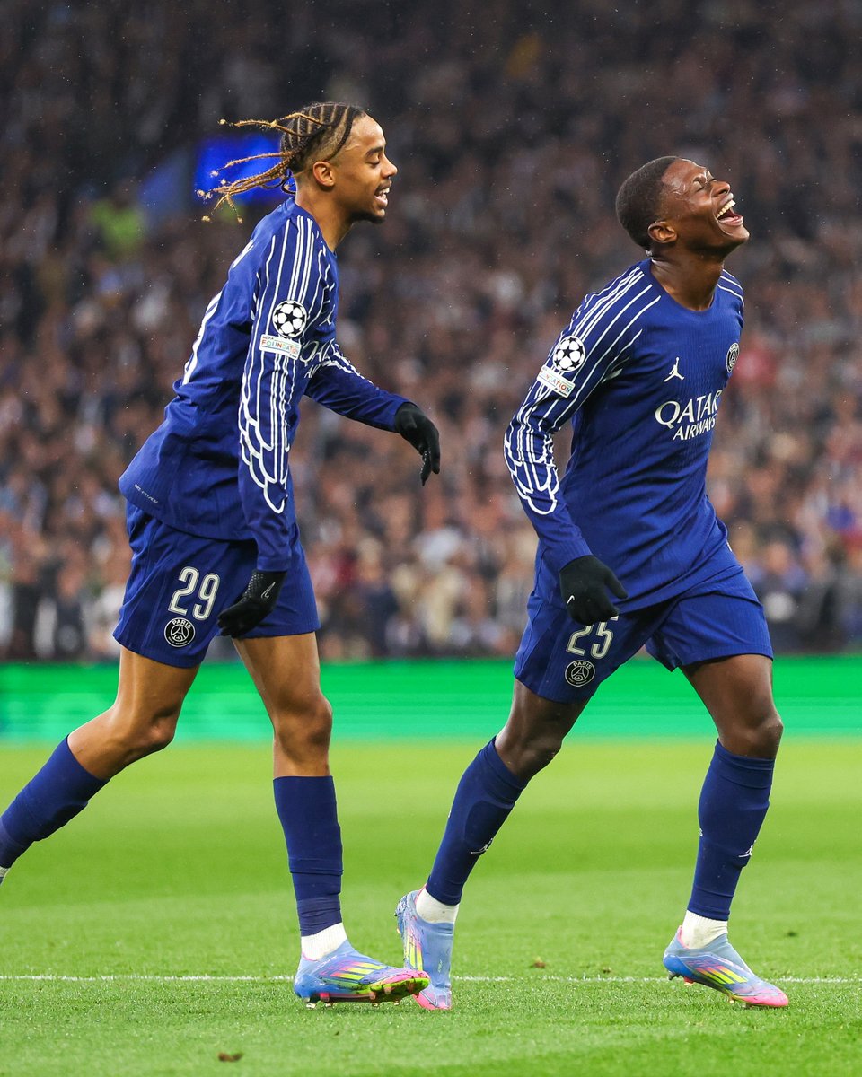 brfootball's tweet image. 11’—Villa 0-1 PSG (1-4 agg)
28’—Villa 0-2 PSG (1-5 agg)
34’—Villa 1-2 PSG (2-5 agg)
55’—Villa 2-2 PSG (3-5 agg)
58'—Villa 3-2 PSG (4-5 agg)
🍿