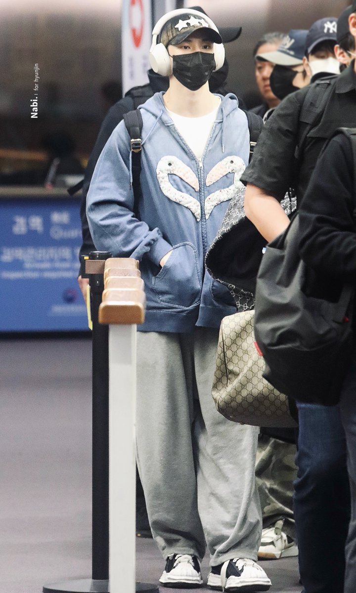 nabi_320's tweet image. 250416 고생햇엉🫳🏼

#현진 #hyunjin #straykids