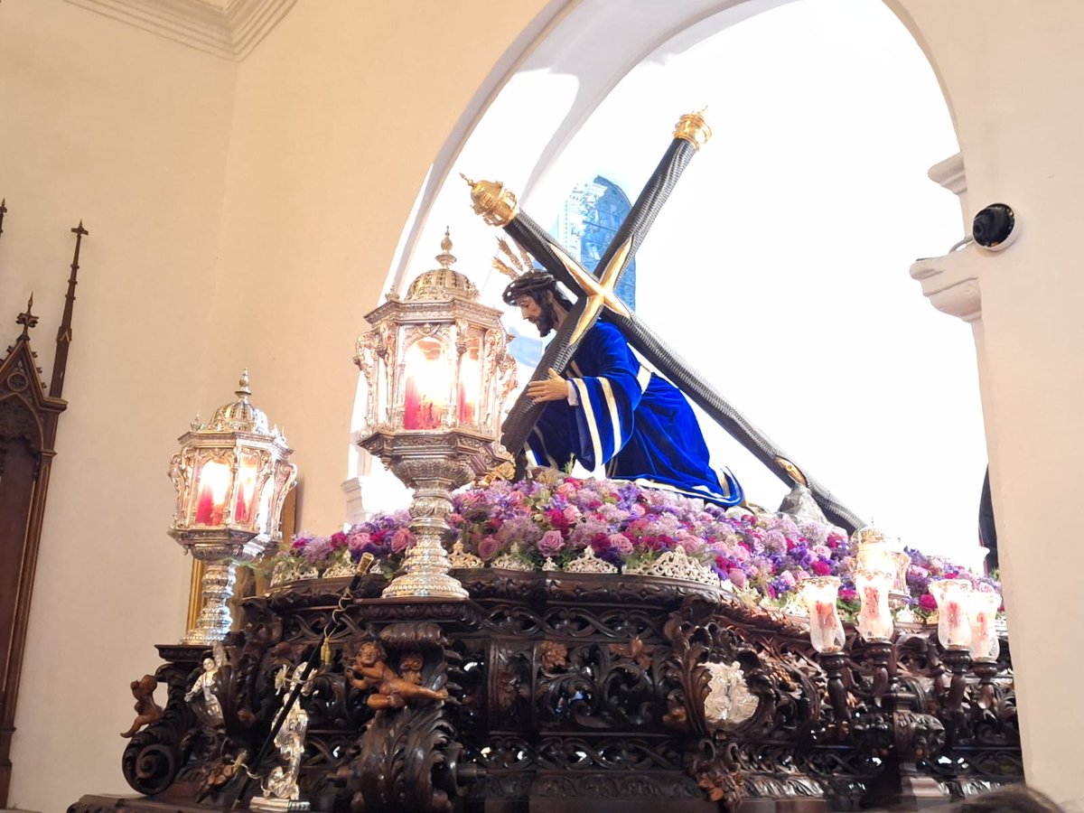 MentideroCofrad's tweet photo. No he podido entrar en San Pablo pero sí en San Francisco para ver las Imágenes de @CaidoCadiz. Es la primera vez en historia que se quedan sin salir a la calle. Un abrazo muy grande para ellos y para los de @EcceHomoCadiz https://t.co/YOLt5FuUlL