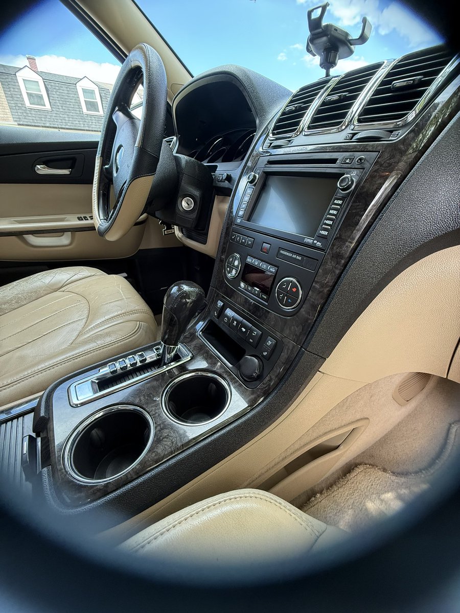 AbsolutelyLlc's tweet image. Look at the shine on this Denali after our #fulldetail package! 🚙🚿🛁🧴🪣🧽🧼🪥🧹💪🤩👍💯 #mobiledetailing #bringingautomotiveperfectiontoyou