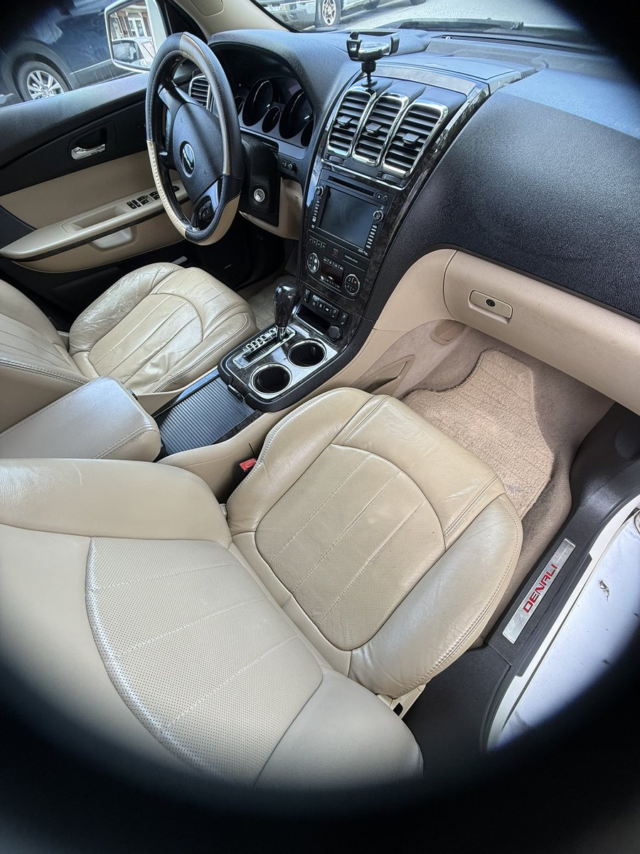 AbsolutelyLlc's tweet image. Look at the shine on this Denali after our #fulldetail package! 🚙🚿🛁🧴🪣🧽🧼🪥🧹💪🤩👍💯 #mobiledetailing #bringingautomotiveperfectiontoyou