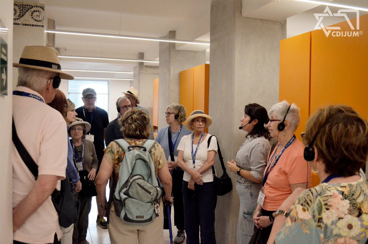 Para todas y todos los que conformamos el equipo profesional del CDIJUM es un honor recibir a quienes se interesan en conocer la historia documental de los judíos en México. ✡️🇲🇽

¡Nos encantaría que agendes tu visita guiada por nuestras instalaciones! 💙