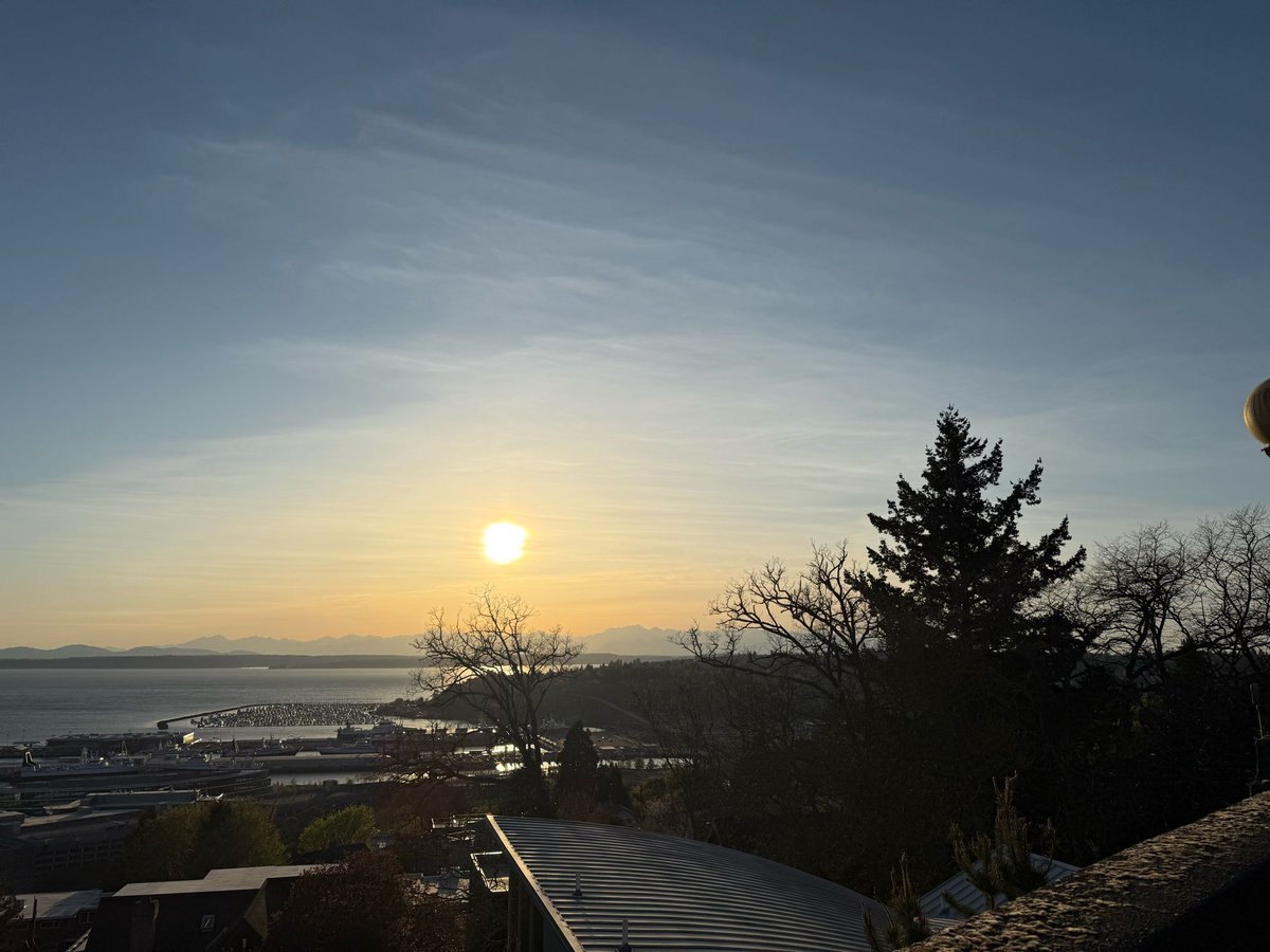 linesofcode's tweet image. Spring-time in Seattle. I can smell summer coming😄