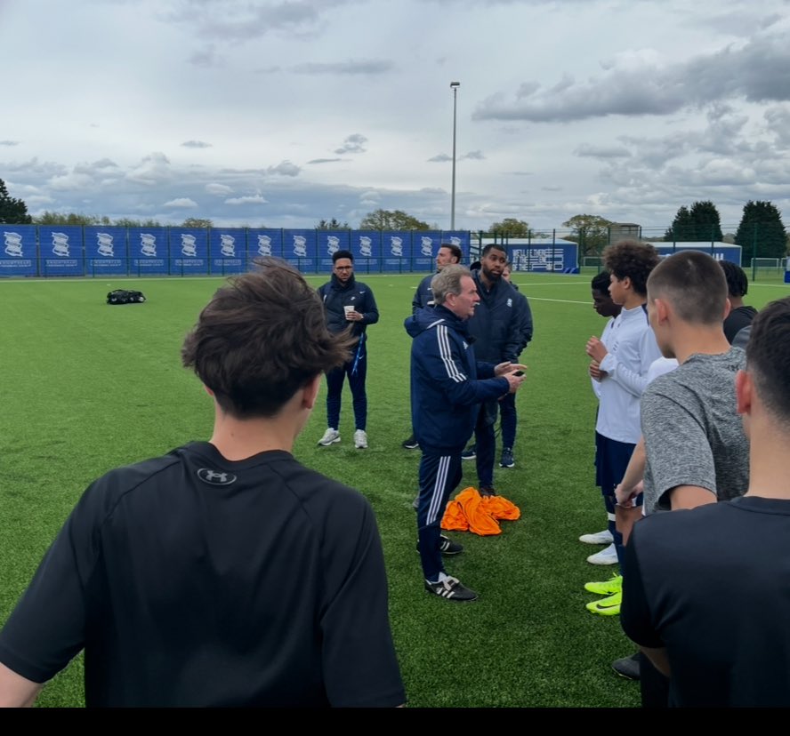 CoachMikeS1978's tweet image. Who was your greatest teacher? Those fortunate to have gone through a coaching education  that involved Dick Bate &amp;amp; many more would have been fortunate to have been taught by Stewart Hall. Absolute masterclass two days of learning again from this legend @BCFCAcademy