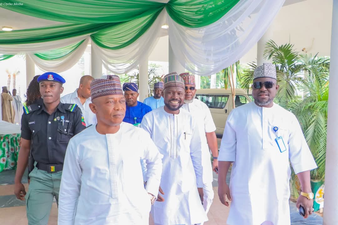 ComradeAAdamu's tweet photo. Today, I joined the Kogi State Governor, Alhaji Ahmed Usman Ododo, FCA, ably represented by his Deputy, Comrade Joel O. Salifu to the launch of the Labour, Employment and Empowerment Program (LEEP) at the State House, Abuja.

The Labour, Employment, and Empowerment Program, https://t.co/K8tly93N0m