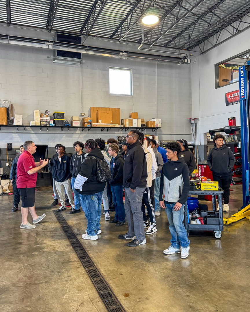 FastLaneSTL's tweet image. We were pleased to host automotive technology students from North Tech high school today. Students learned about our service department services and processes, asked many great questions, and spent time touring our showrooms. Thanks for visiting!