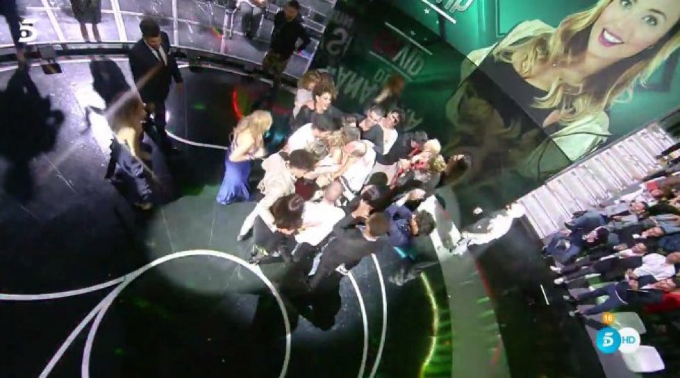 OcurreEnTele's tweet image. Hoy se cumplen 8 años de la proclamación de Alyson Eckmann como ganadora de #GHVIP5, tras 95 días de concurso, con el 58,8% de los votos ante 2.157.000 espectadores y 21,3% de share👁️⭐️