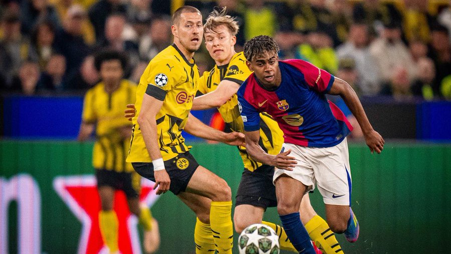 Ź🖤aاحبك (@cffa68495) on Twitter photo "After scoring the first goal, Rami Ben Sabaini accidentally scores an own goal for Barcelona 🤦
The Algerian player ruins Dortmund's hopes of coming back against the Blaugrana 😓"
#Barcelona
<a href="/FCBarcelona/">FC Barcelona</a>
@lbhcR7 "After scoring the first goal, Rami Ben Sabaini accidentally scores an own goal for Barcelona 🤦
The Algerian player ruins Dortmund's hopes of coming back against the Blaugrana 😓"
#Barcelona
<a href="/FCBarcelona/">FC Barcelona</a>
@lbhcR7