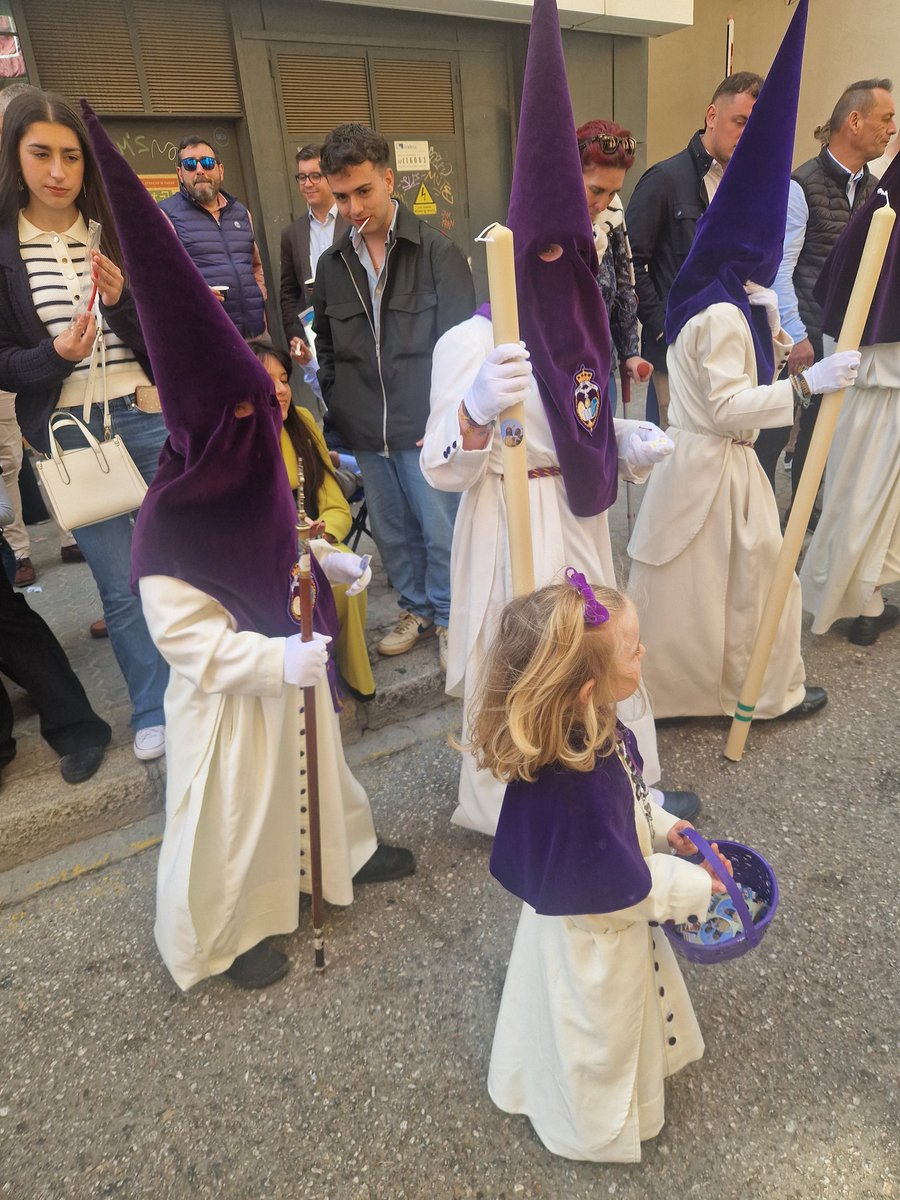 Gracias a la vida por regalarne otro Lunes Santo acompañando a mis tres hijos en su estación de penitencia. Cuando me a dado la Redención 💜