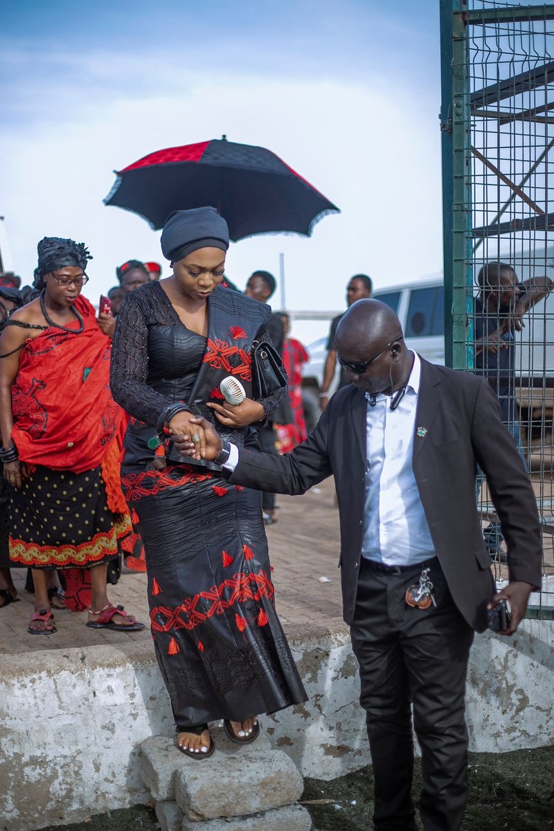 Draped in duty, I stood as Osompahemia to honor the lives that have passed. In grief, we do not break - we remember, we lead, and we pray their souls find peace.
Love ,
Awo Yaa Gyanmea I
