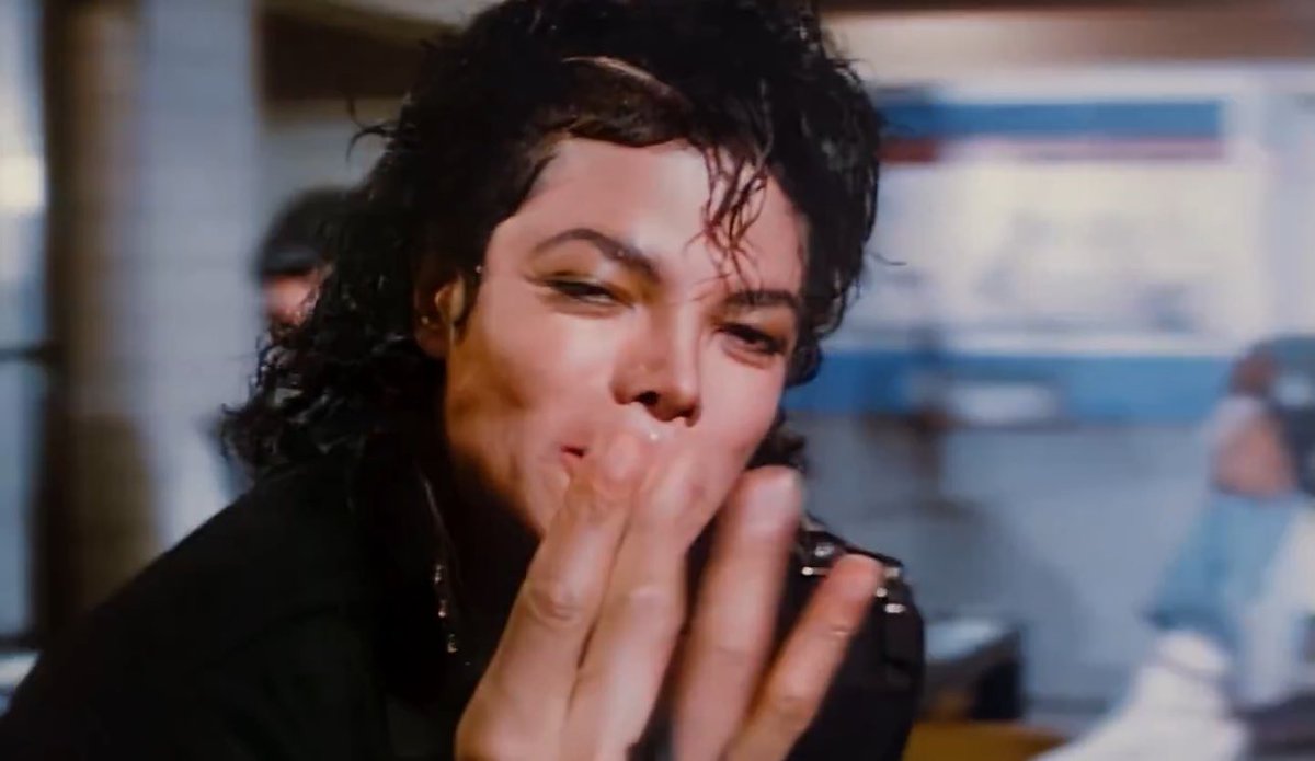 notgwendalupe's tweet photo. bad by michael jackson (1987) https://t.co/BfVBZDDgrU