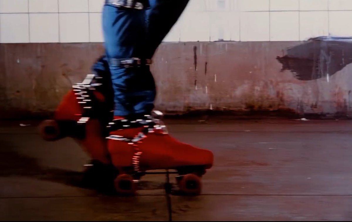 notgwendalupe's tweet photo. bad by michael jackson (1987) https://t.co/BfVBZDDgrU