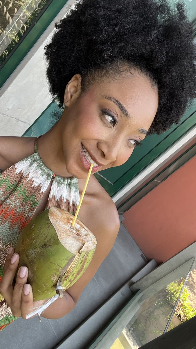 andreaaa0118_'s tweet photo. Coconut 🥥 https://t.co/dFrvOdc66J