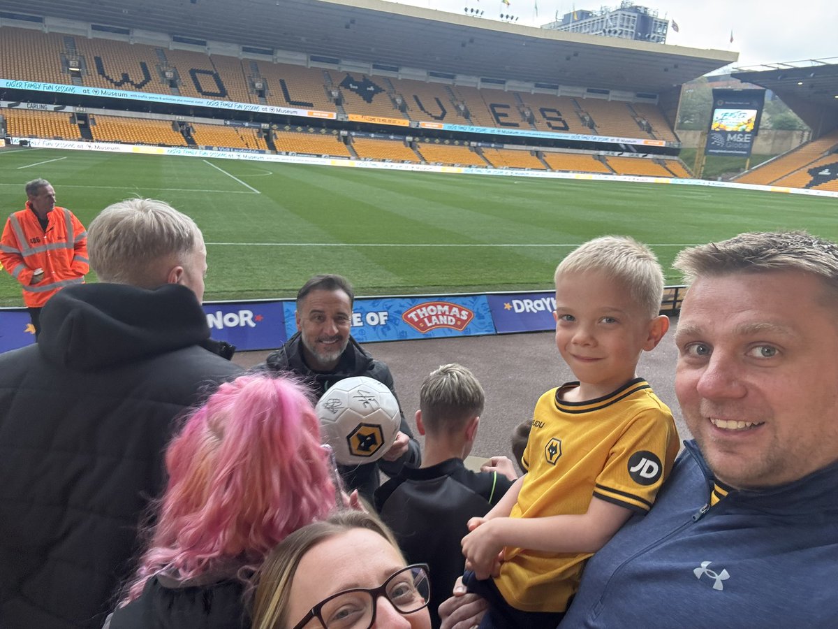 martevans_no1's tweet photo. Great afternoon making memories at the Golden Palace for the Young Wolves open training session. 

The little one getting to watch 3 Brazilian internationals train as if it’s normal. My dad took us to watch Wolves train on the old North Bank car park when I was his age. 

FWAW https://t.co/Q6sLbw8VmZ