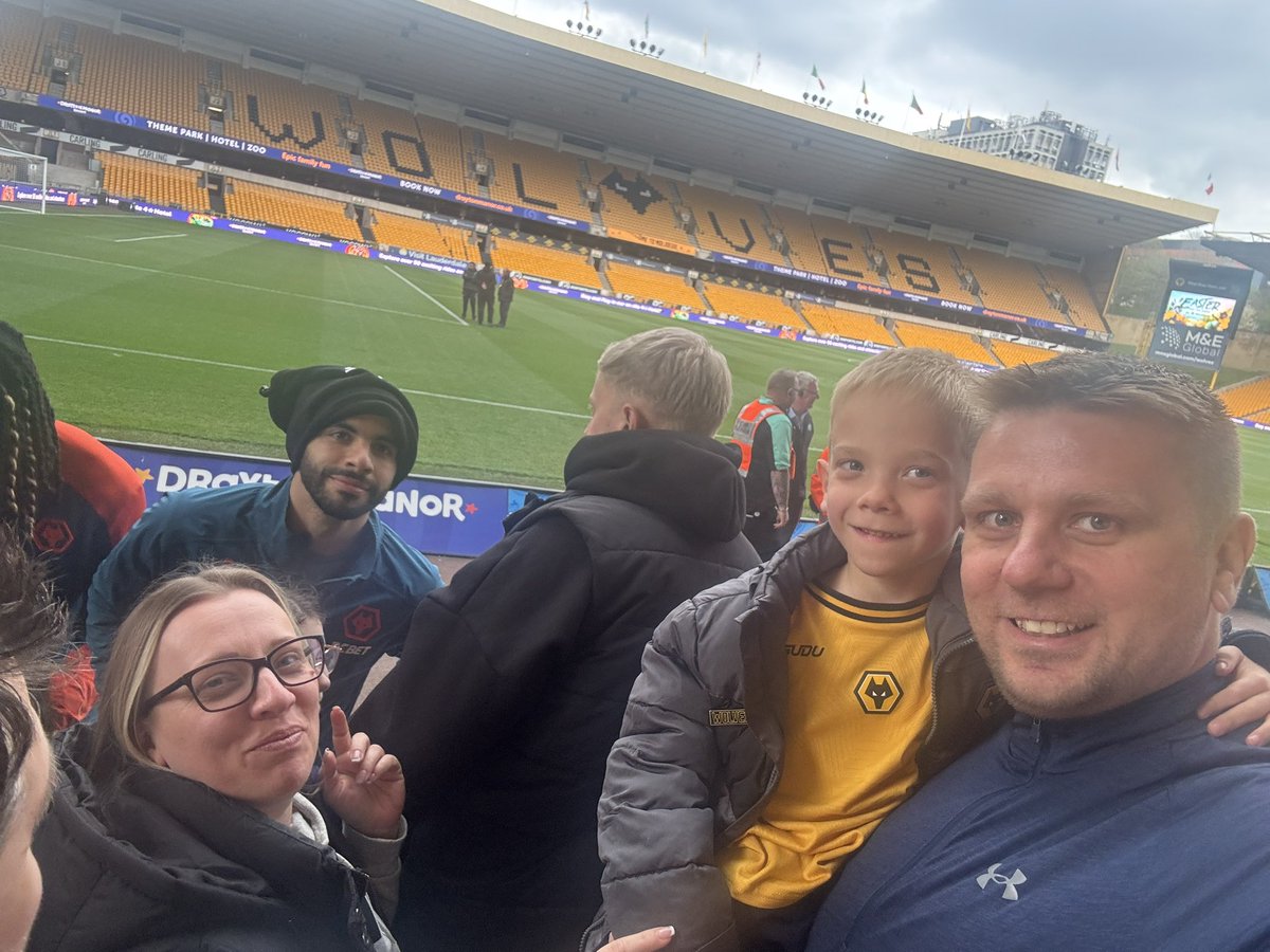 martevans_no1's tweet photo. Great afternoon making memories at the Golden Palace for the Young Wolves open training session. 

The little one getting to watch 3 Brazilian internationals train as if it’s normal. My dad took us to watch Wolves train on the old North Bank car park when I was his age. 

FWAW https://t.co/Q6sLbw8VmZ