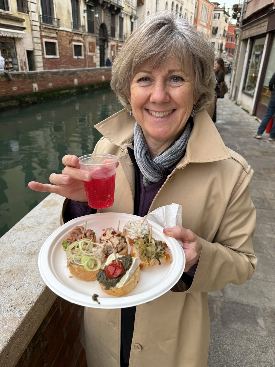 eatinglasvegas's tweet photo. In Madrid: tapas
San Sebastián: pinxtos 
Venice: cicchetti (chee-KEH-tee)
#smallplates #CantinaSchiavi 
#cicchetticrawl https://t.co/qpR0SwGtew